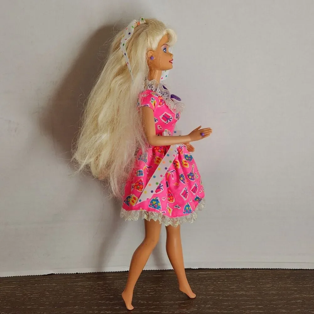 Vintage 1997 Barbie Birthday Surprise Blonde Doll Pink Dress Mattel INCOMPLETE